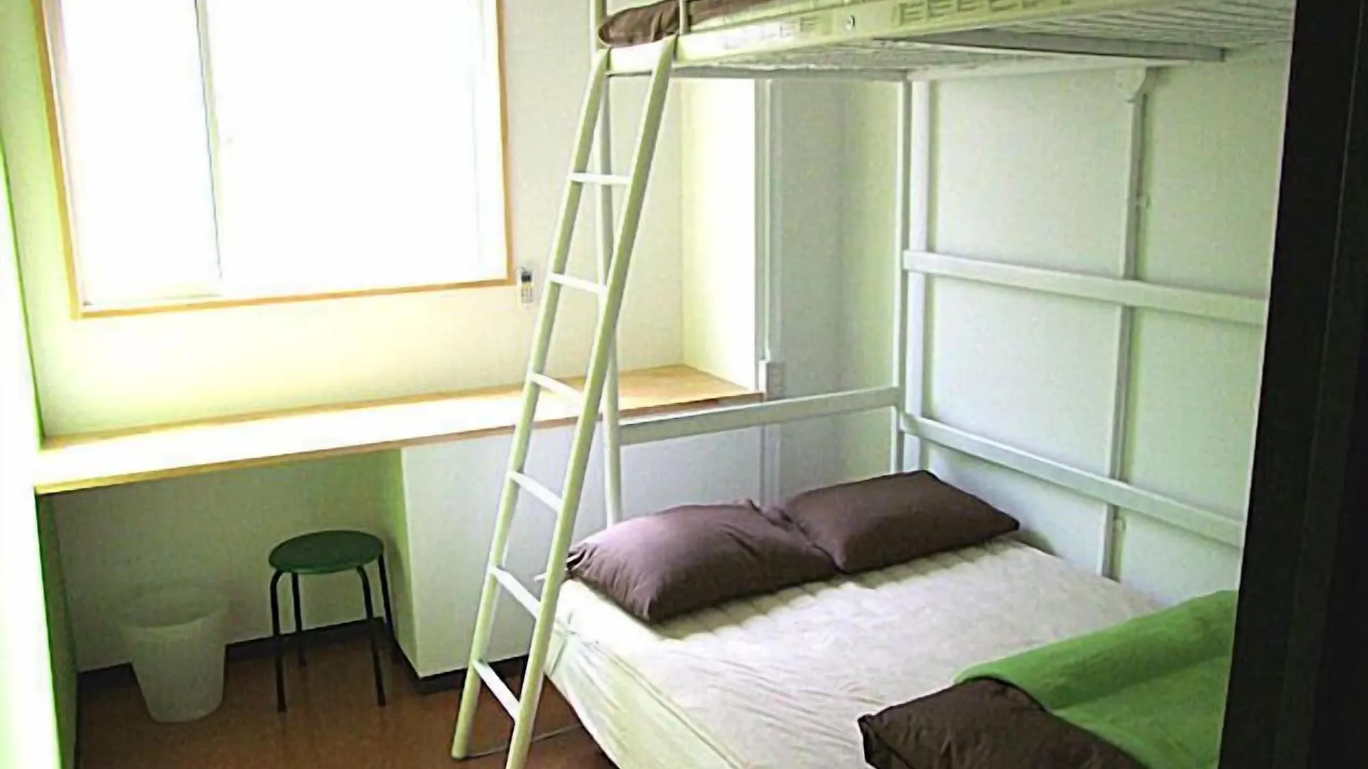 אוסקה Bonsai Guest House