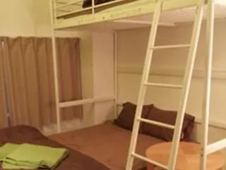 אוסקה Bonsai Guest House